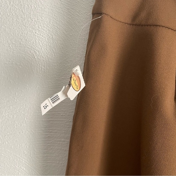 Talbot's Women's Dress Straight Pants stretch camel color NWT Size 16 - Picture 6 of 13